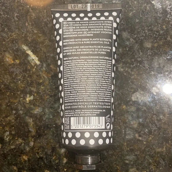 APIVITA All natural Honey soap bar and hand cream - Picture 5 of 6